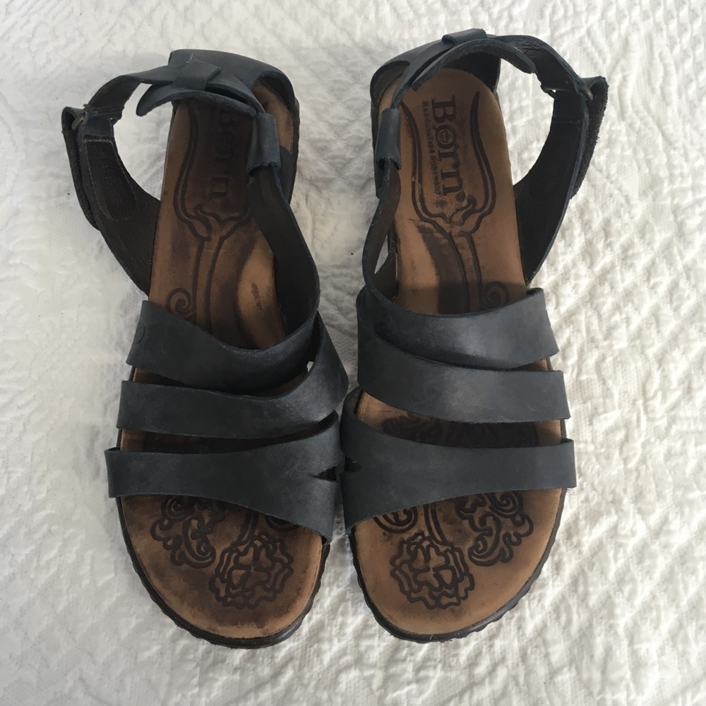 Born sandals